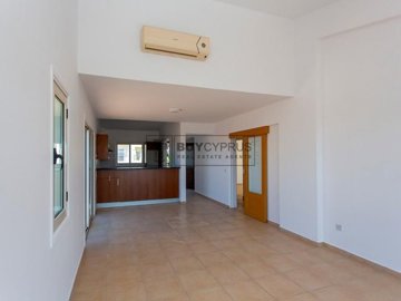 Apartment For Sale  in  Chlorakas