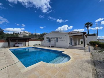 Detached Villa For Sale  in  Tremithousa