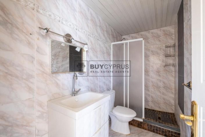 Image No.12-6 Bed Villa for sale