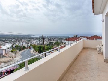 Semi Detached Villa For Sale  in  Peyia