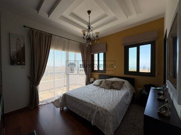 Detached Villa For Sale  in  Peyia