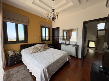 Detached Villa For Sale  in  Peyia