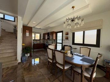 Detached Villa For Sale  in  Peyia