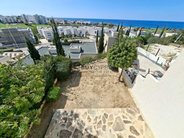 Image No.10-2 Bed Property for sale