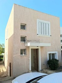 Semi Detached Villa For Sale  in  Chlorakas