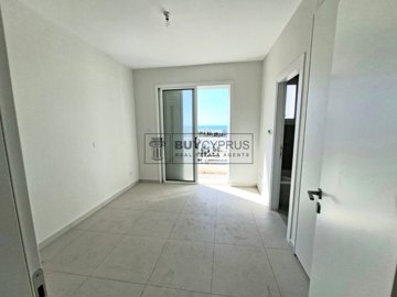 Semi Detached Villa For Sale  in  Chlorakas