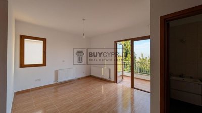 Detached Villa For Sale  in  Tsada