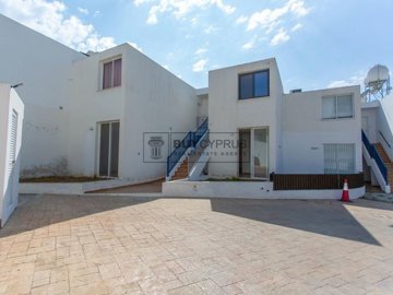 Apartment For Sale  in  Peyia