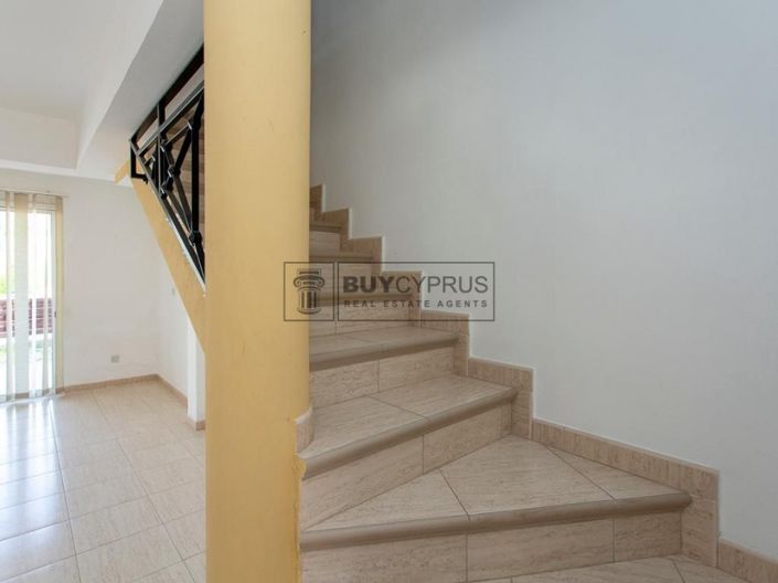 Image No.10-3 Bed Property for sale