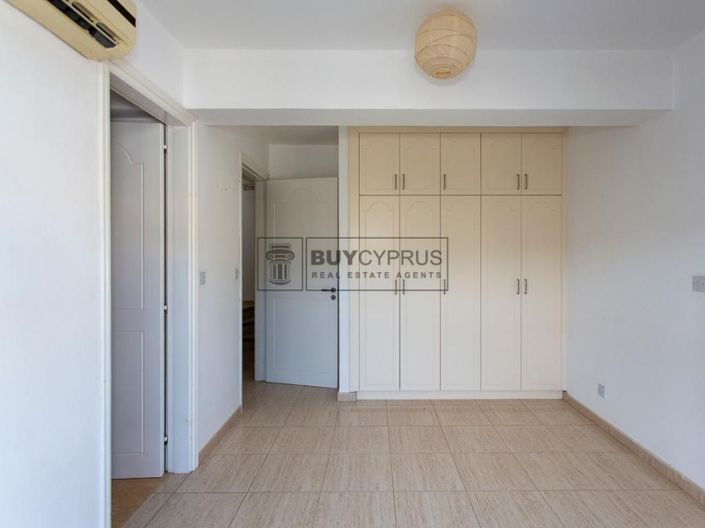 Image No.12-3 Bed Property for sale