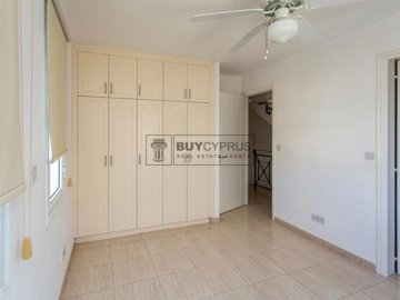 Semi Detached Villa For Sale  in  Argaka