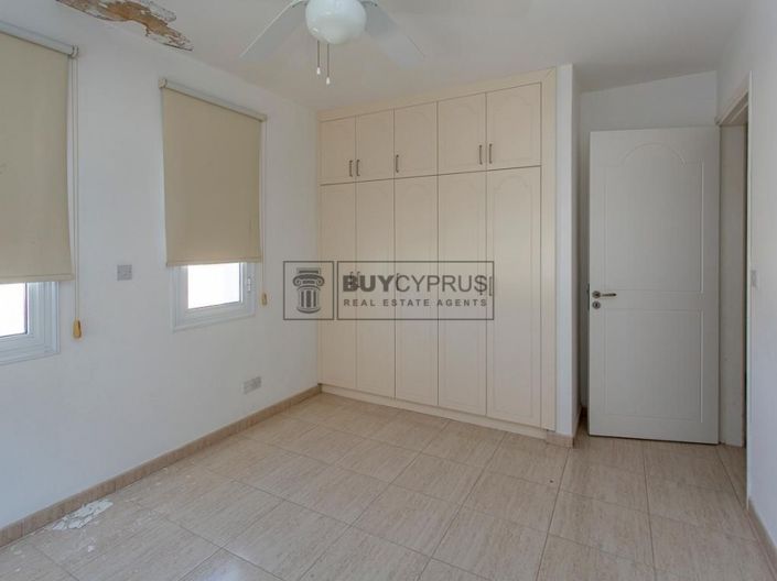 Image No.18-3 Bed Property for sale