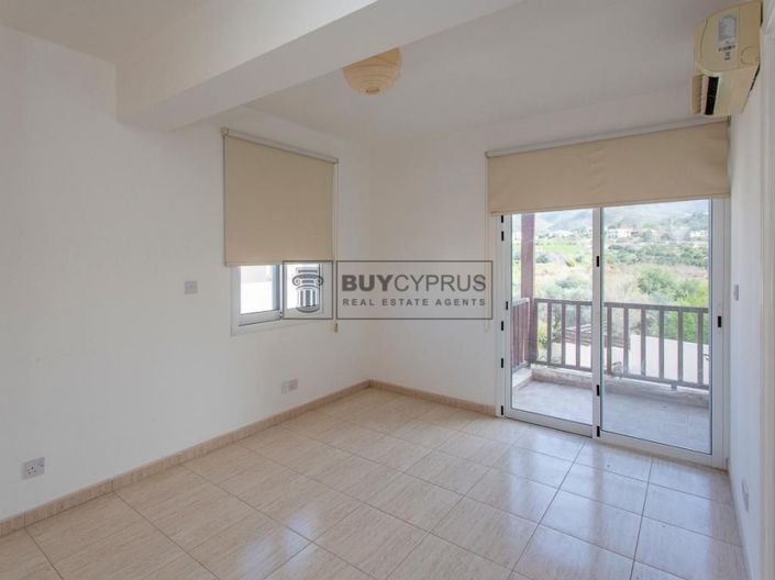 Image No.19-3 Bed Property for sale