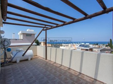 Semi Detached Villa For Sale  in  Argaka