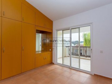 Town House For Sale  in  Chlorakas