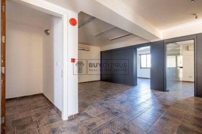 Building For Sale  in  Engomi