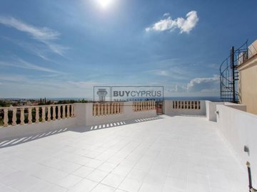 Semi Detached Villa For Sale  in  Peyia