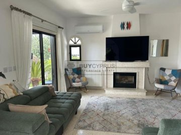 Detached Villa For Sale  in  Kamares - Tala