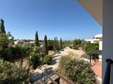 Town House For Sale  in  Chlorakas