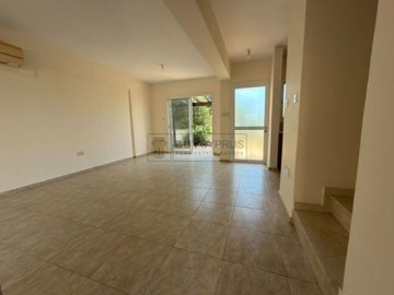 Town House For Sale  in  Chlorakas