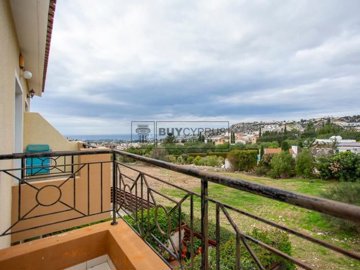 Town House For Sale  in  Peyia