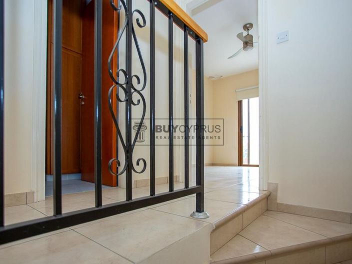 Image No.6-2 Bed Townhouse for sale