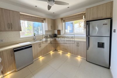 Detached Villa For Sale  in  Gialia