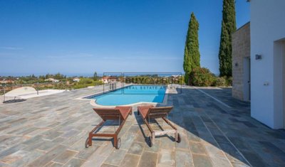 Detached Villa For Sale  in  Neo Chorio