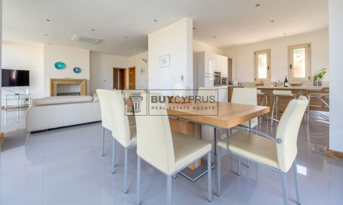 Image No.8-4 Bed Villa for sale