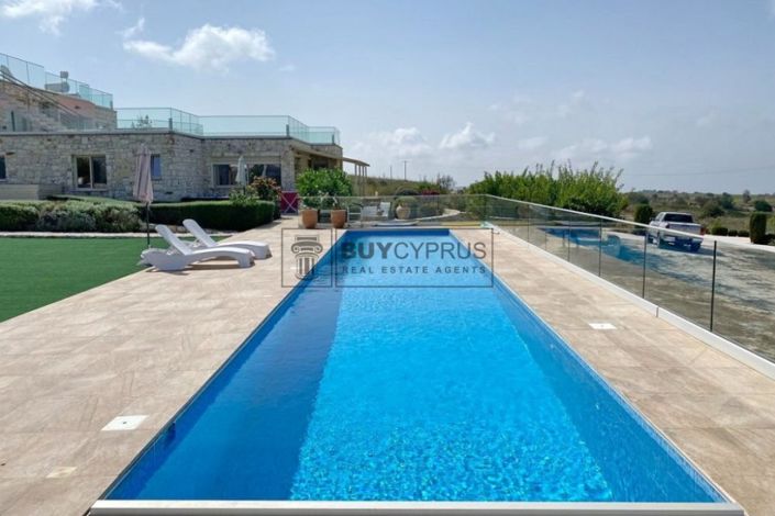 Image No.2-5 Bed Villa for sale