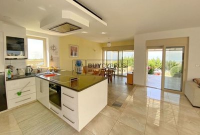 Detached Villa For Sale  in  Kathikas