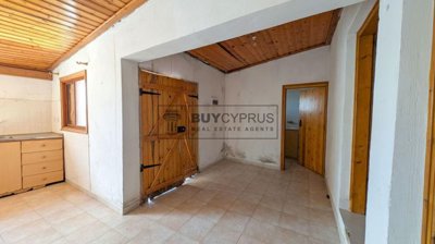 Detached Villa For Sale  in  Salamiou