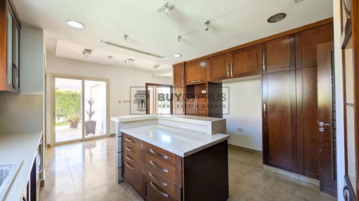 Image No.17-Villa de 4 chambres à vendre à Agios Athanasios