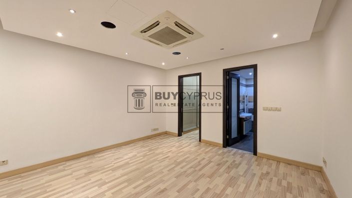 Image No.33-Villa de 4 chambres à vendre à Agios Athanasios