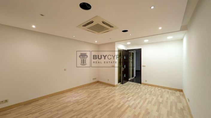 Image No.34-Villa de 4 chambres à vendre à Agios Athanasios