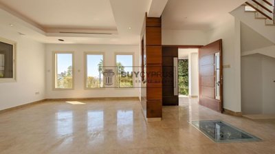 Detached Villa For Sale  in  Agios Athanasios