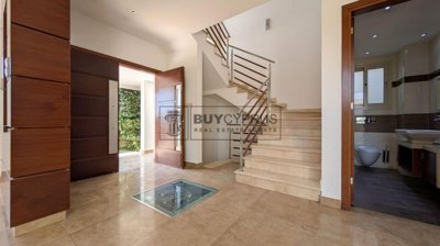 Detached Villa For Sale  in  Agios Athanasios