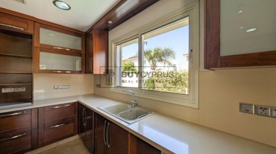 Detached Villa For Sale  in  Agios Athanasios