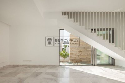 Detached Villa For Sale  in  Emba