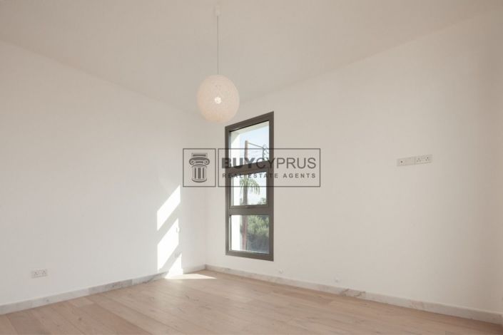 Image No.8-3 Bed Villa for sale