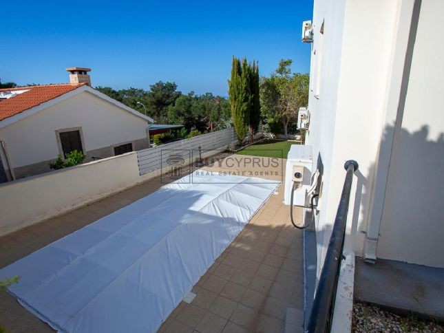 Image No.12-3 Bed Villa for sale