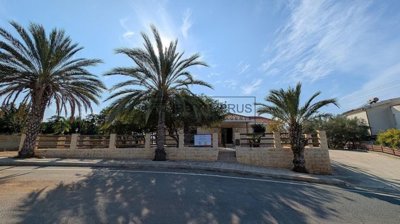 Detached Villa For Sale  in  Argaka