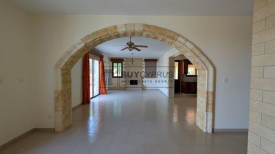 Detached Villa For Sale  in  Argaka