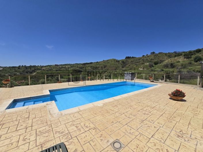 Image No.52-4 Bed Villa for sale