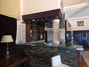 Building For Sale  in  Coral Bay