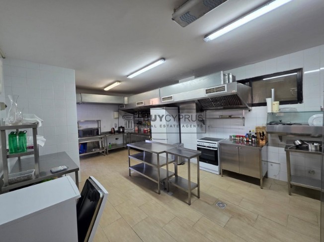 Image No.12-3 Bed Property for sale