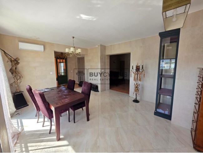 Image No.20-3 Bed Property for sale