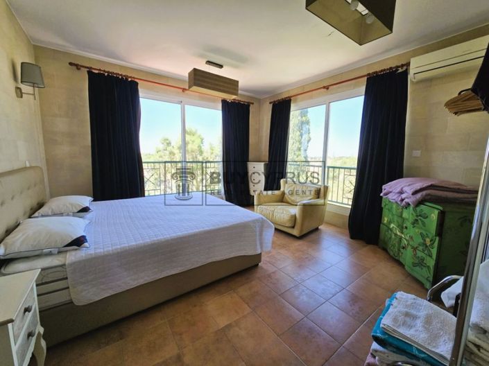 Image No.24-3 Bed Property for sale