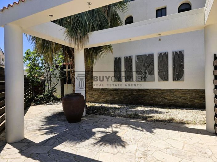 Image No.3-3 Bed Property for sale