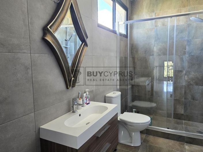 Image No.30-3 Bed Property for sale
